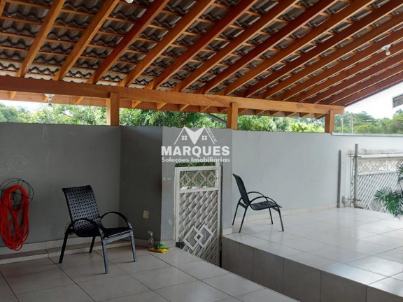 Imagem Casa com 3 Quartos à Venda, 160 m²