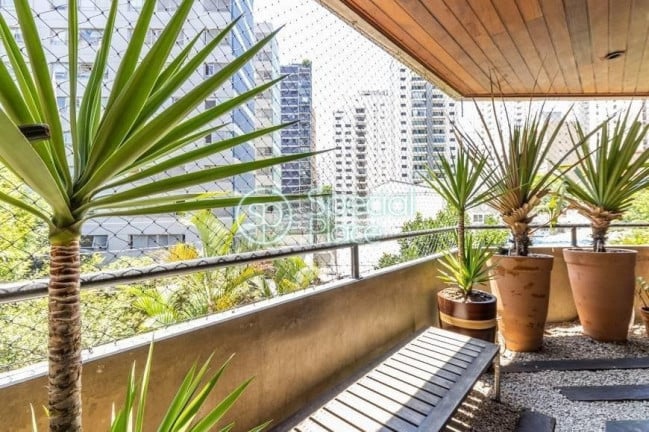 Imagem Apartamento com 2 Quartos à Venda, 250 m² em Moema Pássaros - São Paulo