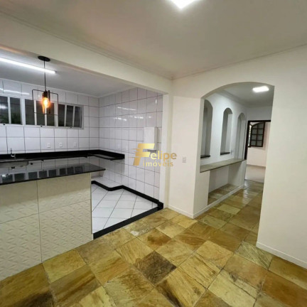 Foto do imóvel Casa com 4 Quartos à Venda, 334 m² em Mata Da Praia - Vitória