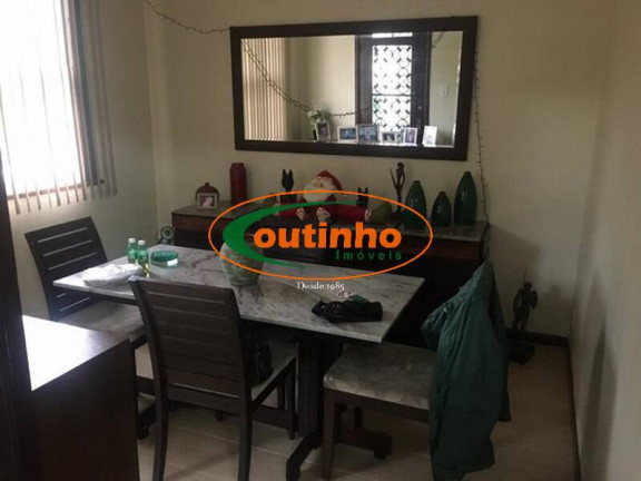 Imagem Casa com 4 Quartos à Venda, 575 m² em Grajaú - Rio De Janeiro
