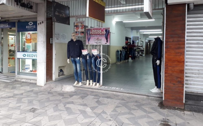 Foto do imóvel Sala Comercial à Venda, 28 m² em Centro - Santa Maria Foto do imóvel Sala Comercial à Venda, 28 m² em Centro - Santa Maria