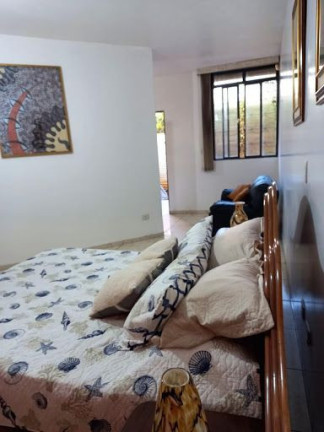 Imagem Casa com 4 Quartos à Venda, 554 m² em Setor Bueno - Goiânia
