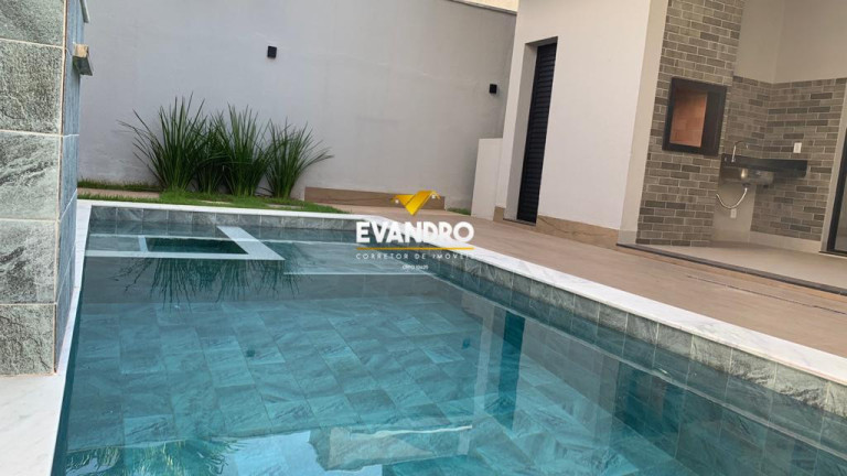 Imagem Casa com 4 Quartos à Venda, 230 m² em Condomínio Primor Das Torres - Cuiabá