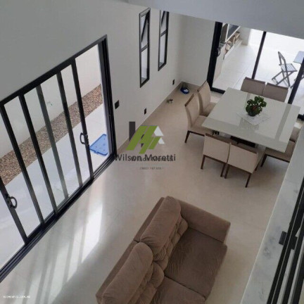 Imagem Casa com 4 Quartos à Venda, 227 m²