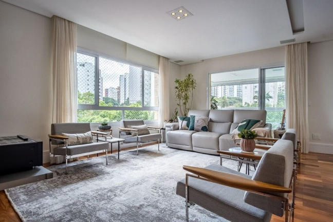 Foto do imóvel Apartamento com 4 Quartos à Venda, 215 m² em Moema - São Paulo