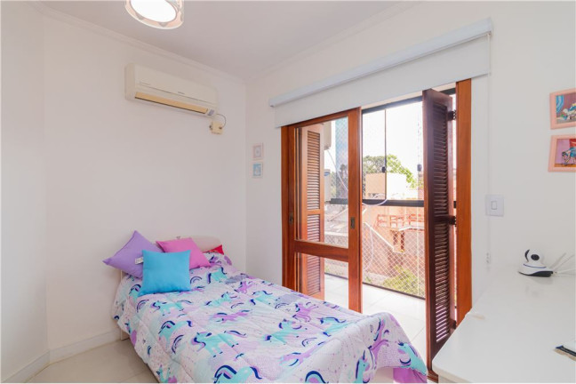 Foto do imóvel Casa com 3 Quartos à Venda,  em Nonoai - Porto Alegre