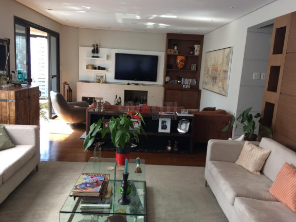 Foto do imóvel Apartamento com 4 Quartos à Venda, 210 m² em Moema - São Paulo