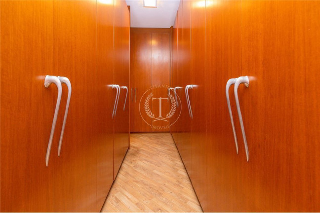 Foto do imóvel Apartamento com 3 Quartos à Venda, 220 m² em Moema - São Paulo Foto do imóvel Apartamento com 3 Quartos à Venda, 220 m² em Moema - São Paulo