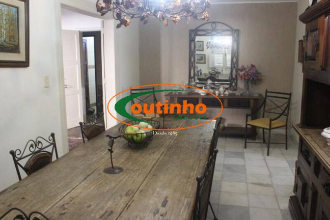 Imagem Casa com 3 Quartos à Venda, 856 m² em Grajaú - Rio De Janeiro