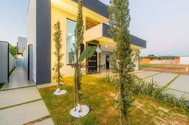 Imagem Casa de Condomínio com 3 Quartos à Venda, 205 m²