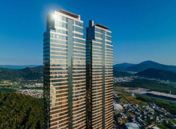 Foto do imóvel Apartamento com 3 Quartos à Venda, 160 m² em Pioneiros - Balneário Camboriú