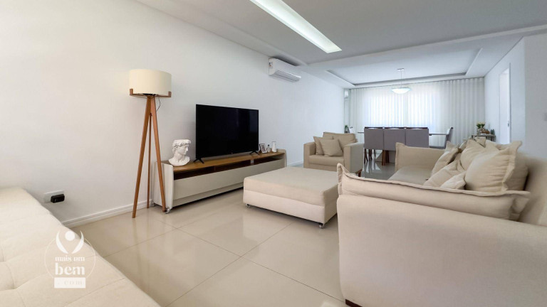 Foto do imóvel Sobrado com 5 Quartos à Venda, 316 m² em Campo Comprido - Curitiba
