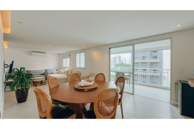 Foto do imóvel Imóvel com 3 Quartos à Venda, 143 m² em Moema - São Paulo