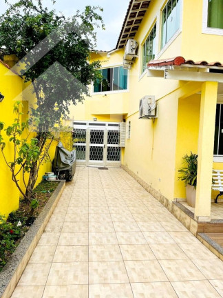 Imagem Casa com 4 Quartos à Venda, 270 m² em Taquara - Rio De Janeiro
