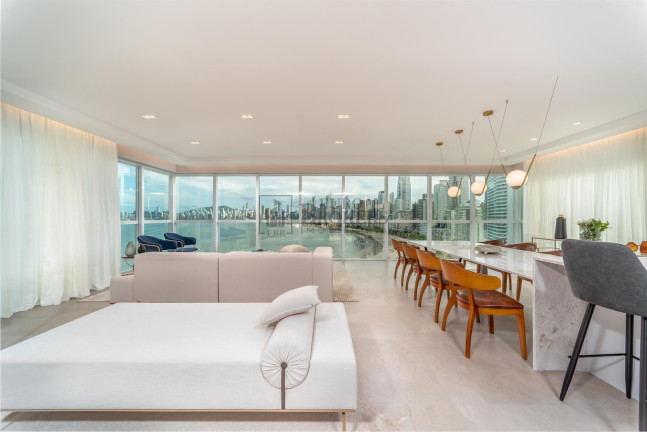 Foto do imóvel Apartamento com 4 Quartos à Venda, 282 m² em Pioneiros - Balneário Camboriú