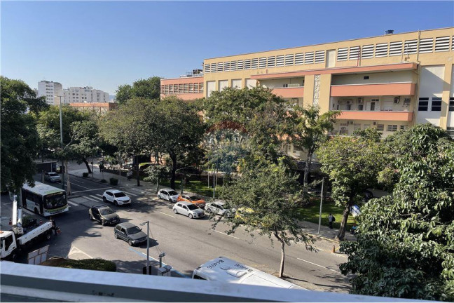 Sala Comercial à Venda, 25 m² em Vila Isabel - Rio De Janeiro