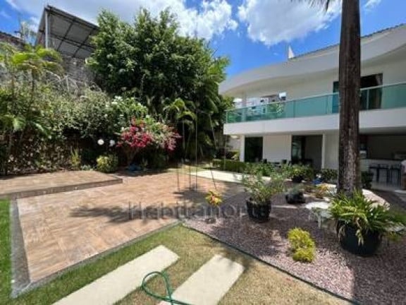 Foto do imóvel Casa com 5 Quartos à Venda,  em Flores - Manaus