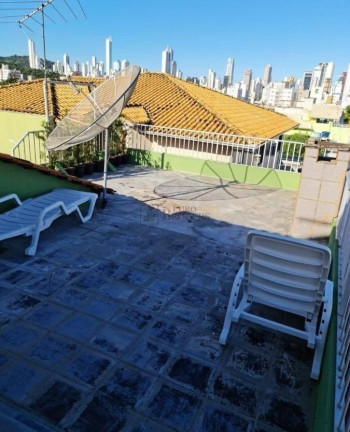 Imagem Casa com 3 Quartos à Venda, 150 m² em Nações - Balneário Camboriú