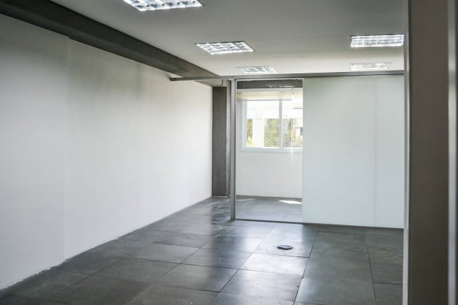 Foto do imóvel Sala Comercial à Venda, 38 m² em Lageadinho - Cotia