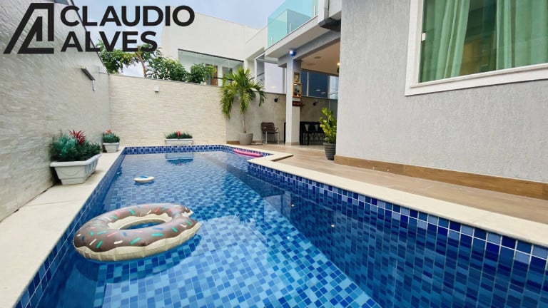 Foto do imóvel Casa de Condomínio com 4 Quartos à Venda, 260 m² em Papagaio - Feira De Santana