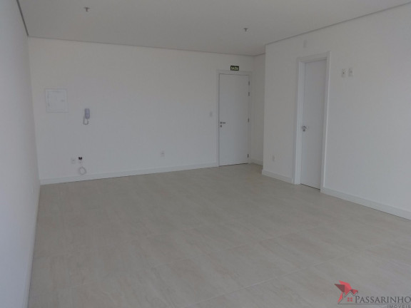 Foto do imóvel Sala Comercial à Venda, 32 m² em Centro - Torres