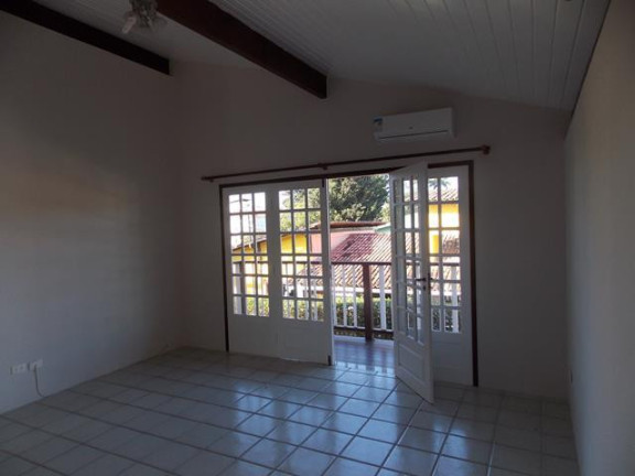 Imagem Casa com 3 Quartos à Venda, 300 m² em Aldeia - Recife