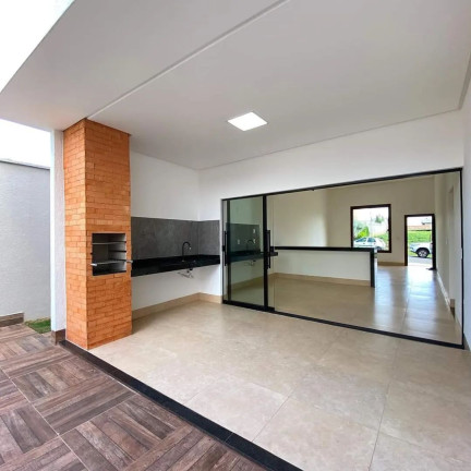 Imagem Imóvel com 
            	3             Quartos à Venda, 135 m² em 
            	Jardim Barcelona             - 
            	Senador Canedo            