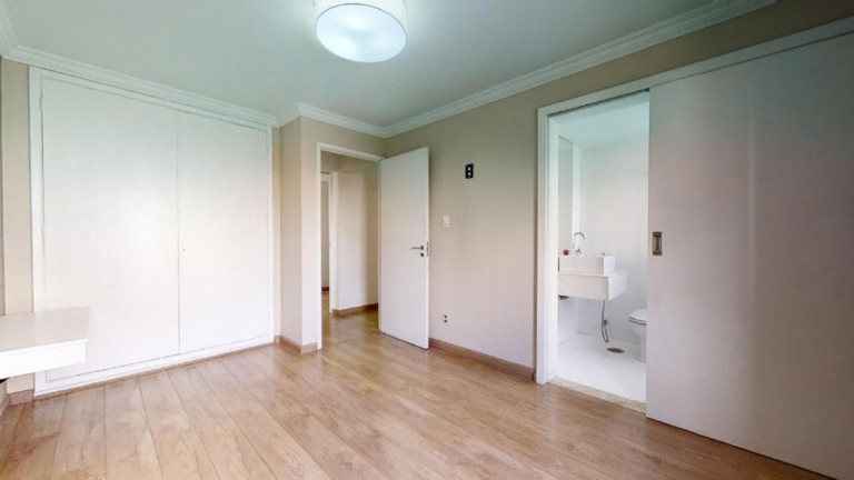 Foto do imóvel Apartamento com 3 Quartos à Venda,  em Moema - São Paulo