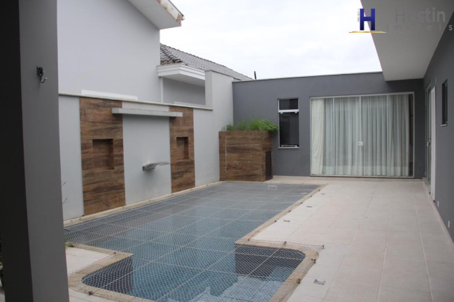 Foto do imóvel Casa com 3 Quartos à Venda,  em Glória - Joinville