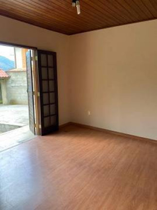 Imagem Casa com 3 Quartos à Venda, 500 m² em Cascatinha - Nova Friburgo