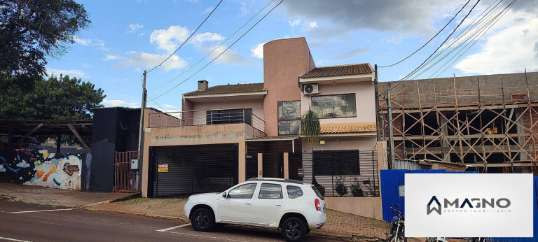 Foto do imóvel Casa com 4 Quartos à Venda, 257 m² em Centro - Cascavel