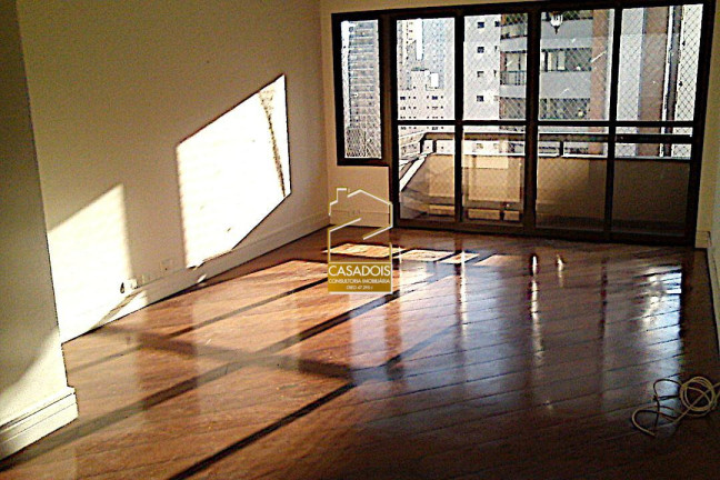 Foto do imóvel Apartamento com 3 Quartos à Venda, 130 m² em Moema - São Paulo