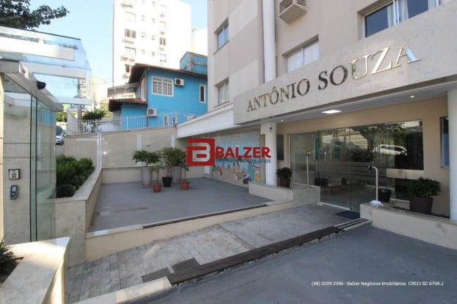 Foto do imóvel Apartamento com 2 Quartos à Venda, 77 m² em Centro - Florianópolis