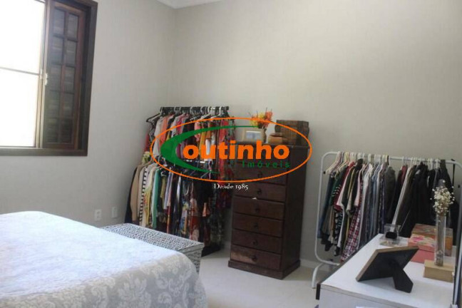 Imagem Casa com 3 Quartos à Venda, 856 m² em Grajaú - Rio De Janeiro