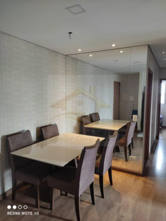 Imagem Apartamento com 3 Quartos à Venda, 58 m² em Champagnat - Londrina