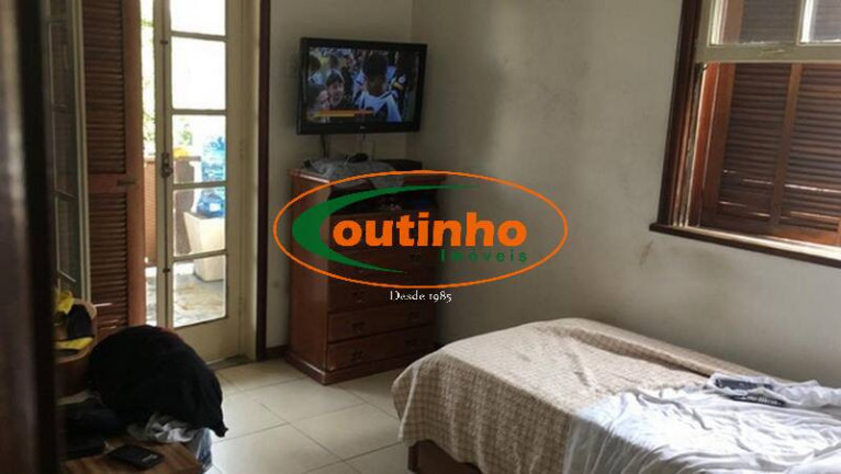 Imagem Casa com 4 Quartos à Venda, 575 m² em Grajaú - Rio De Janeiro