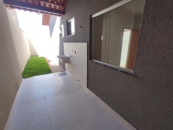Imagem Imóvel com 
            	3             Quartos à Venda, 74 m² em 
            	Chacara Sao Pedro             - 
            	Aparecida De Goiania            