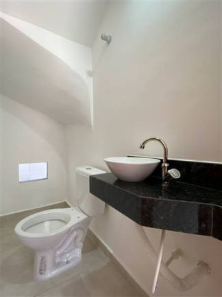 Imagem Casa de Condomínio com 2 Quartos à Venda, 90 m² em Quietude - Praia Grande