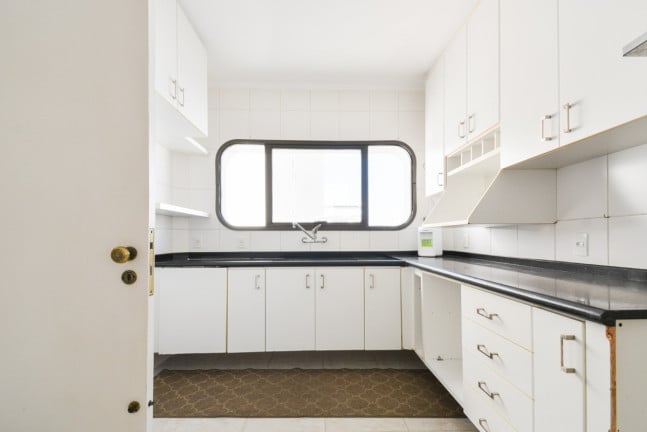 Foto do imóvel Apartamento com 3 Quartos à Venda, 195 m² em Aclimação - São Paulo