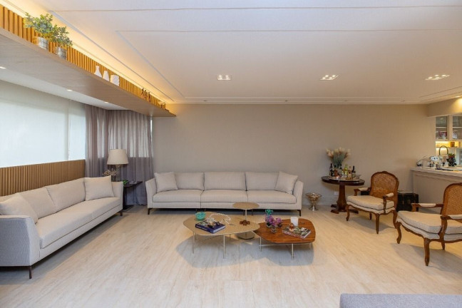 Foto do imóvel Apartamento com 3 Quartos à Venda, 235 m² em Vila Suzana - São Paulo
