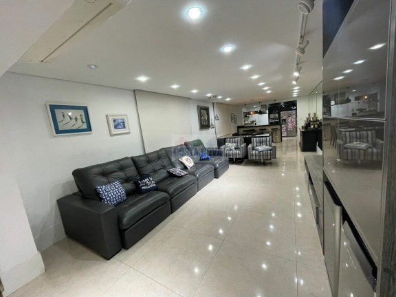 Imagem Apartamento com 4 Quartos à Venda, 220 m²