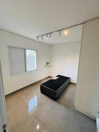 Imagem Casa de Condomínio com 3 Quartos à Venda, 210 m²