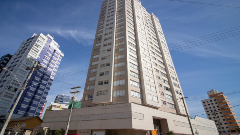Foto do imóvel Apartamento com 3 Quartos à Venda, 105 m² em Predial - Torres
