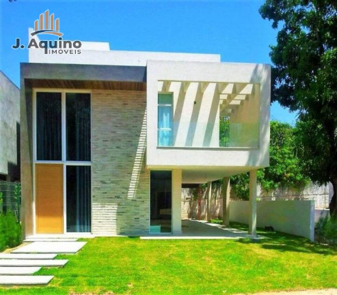 Foto do imóvel Casa de Condomínio com 3 Quartos à Venda, 237 m² em Sabiaguaba - Fortaleza