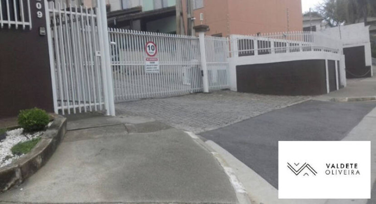Foto do imóvel Casa com 2 Quartos à Venda,  em Parque Santo Antônio - Jacareí