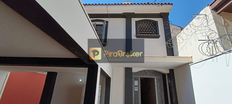 Foto do imóvel Casa com 4 Quartos à Venda, 360 m² em Centro - Piracicaba