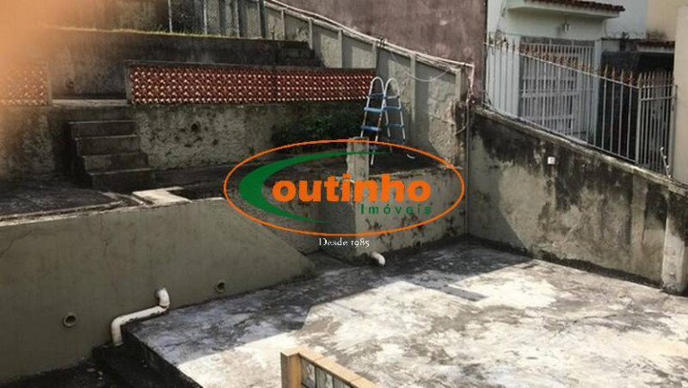 Imagem Casa com 4 Quartos à Venda, 575 m² em Grajaú - Rio De Janeiro