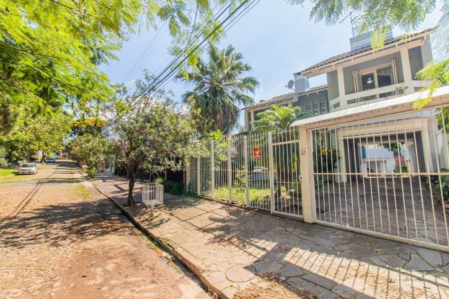 Imagem Casa com 3 Quartos à Venda, 336 m² em São Sebastião - Porto Alegre