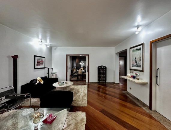 Foto do imóvel Apartamento com 3 Quartos à Venda, 194 m² em Moema - São Paulo