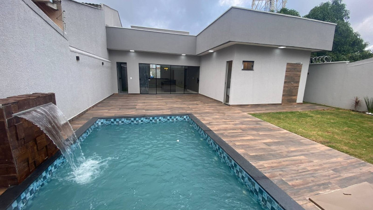 Imagem Casa com 3 Quartos à Venda, 360 m² em Residencial Jardim Canedo - Senador Canedo
